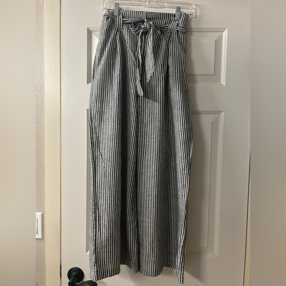 Max Studio Black and White Striped Linen Pants